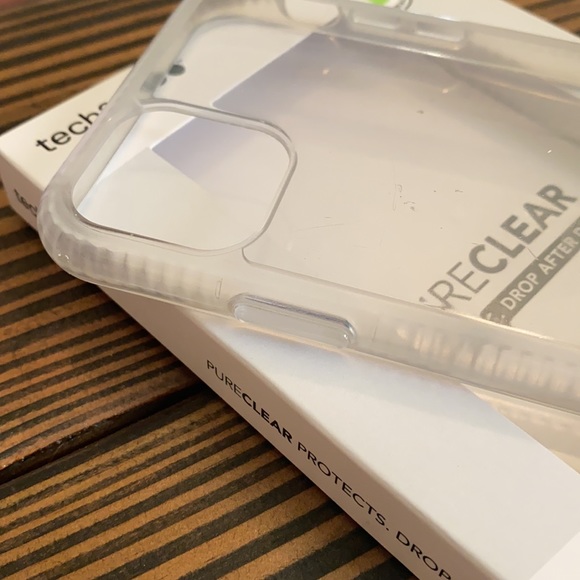 Tech21 iPhone 11 Pro Max Case - Picture 3 of 7